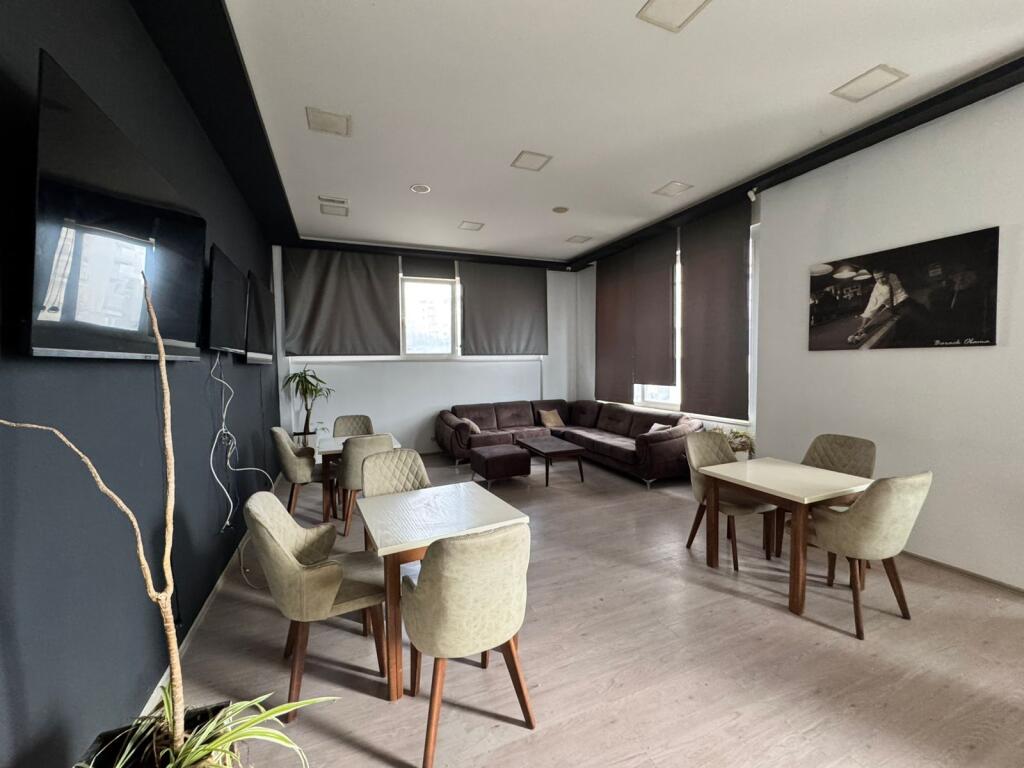 OPPORTUNITY!!! BUSINESS PREMISES FOR RENT IN THE CENTER OF GOLEMI!!!