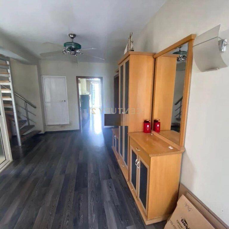 OFFERTA IN AFFITTO IL SECONDO PIANO DI UNA VILLA NELLA ZONA DI BRRYLI