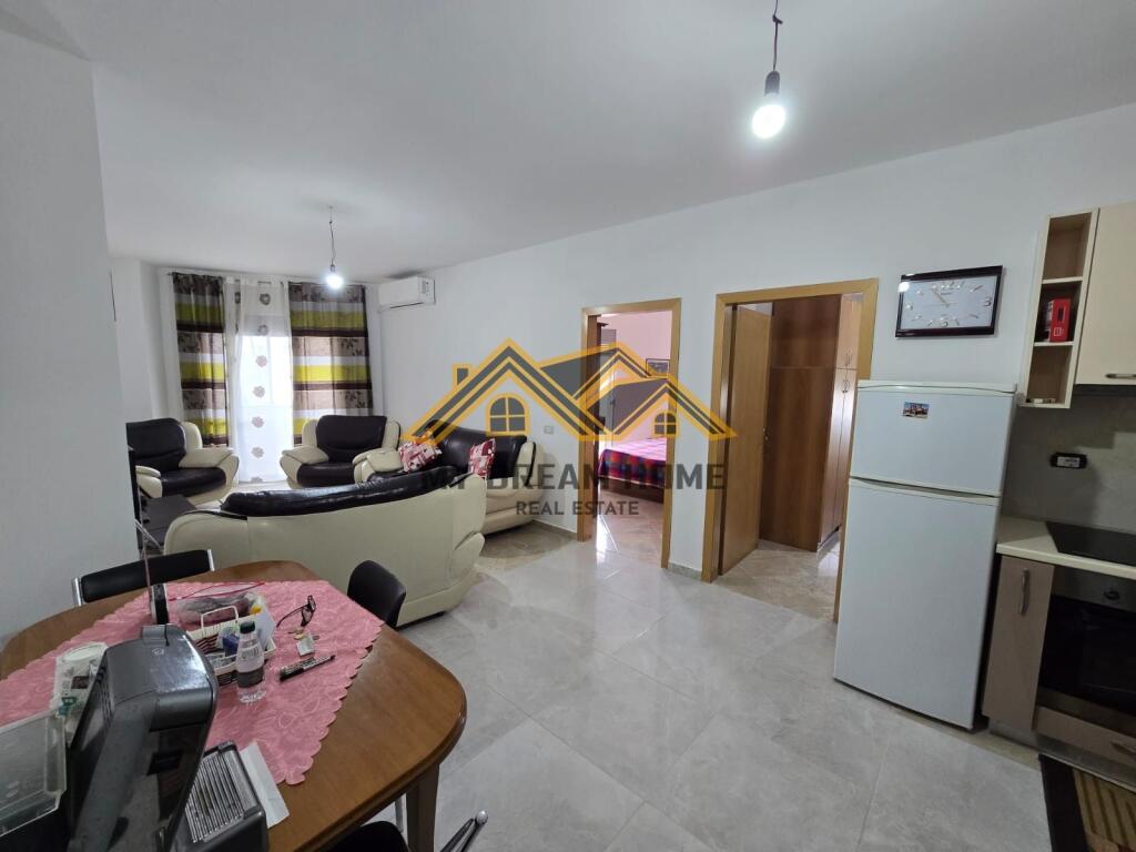 JEPET ME QIRA APARTAMENT 2+1 QENDER DURRES ME PAMJE DETI!