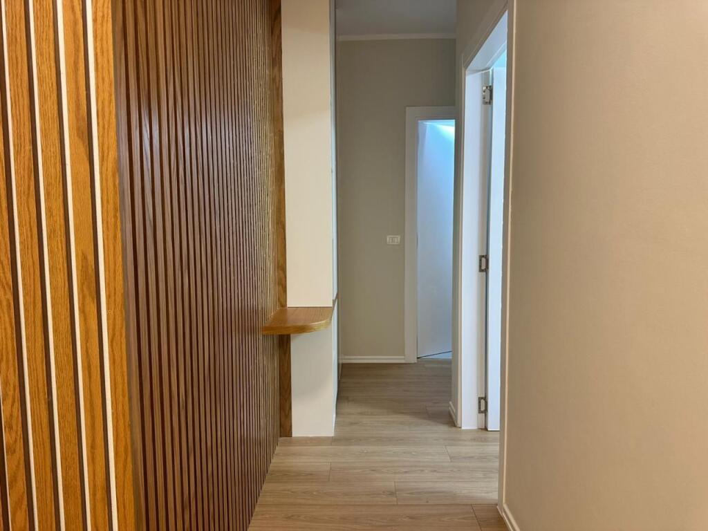 SHITET APARTAMENT 2+1+2 NE LUNGOMARE VLORE