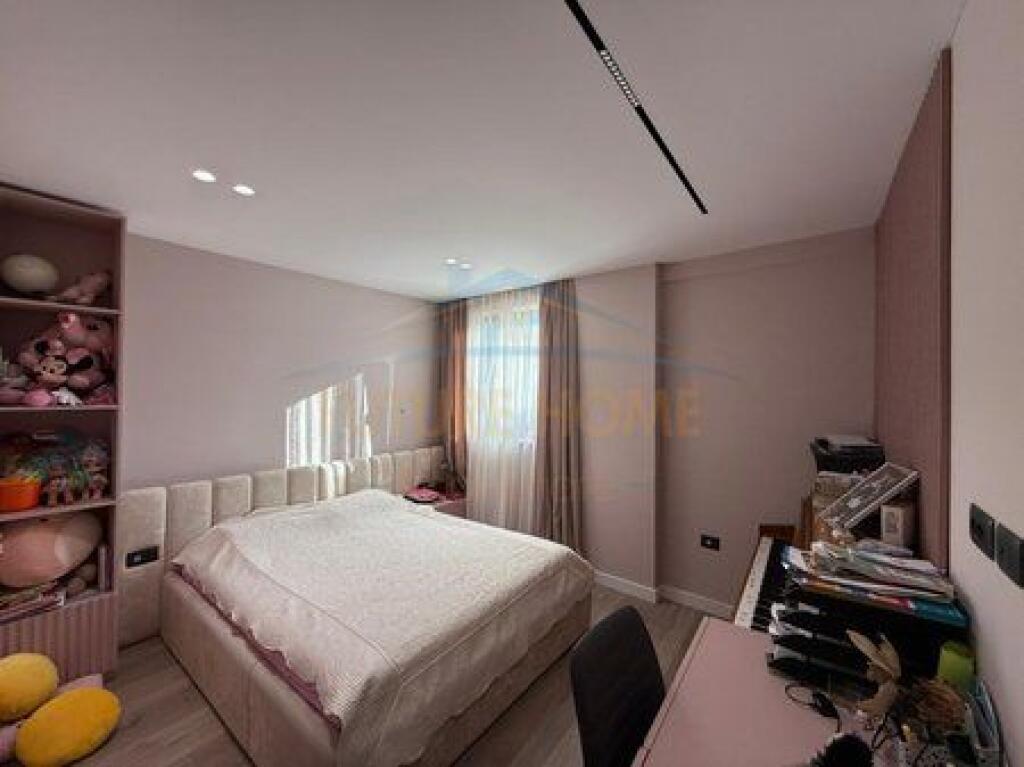 In vendita, Appartamento 3+1+2+Ripostiglio+ 2 Posti Auto, Giardino Botanico