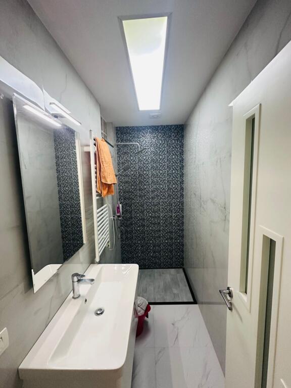 In Affitto Appartamento 2+1+2 Bagni + 2 Balconi