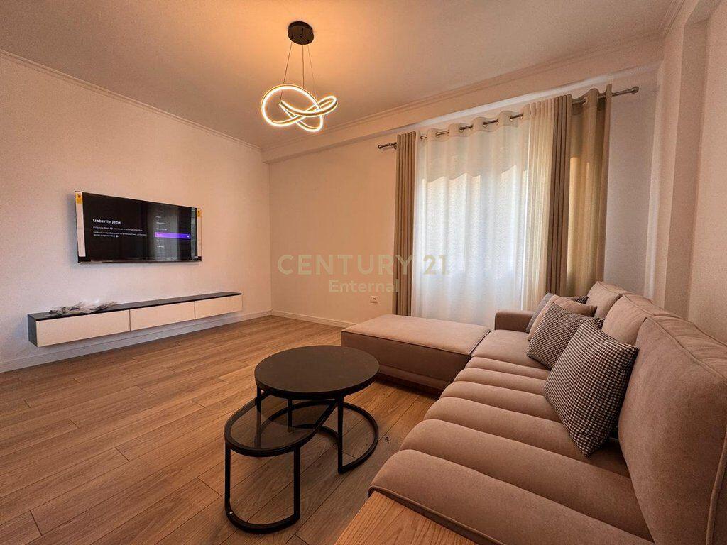 Appartamento 2+1 in affitto all'ingresso della residenza 'Kodres se Diellit' 800 € /Mese