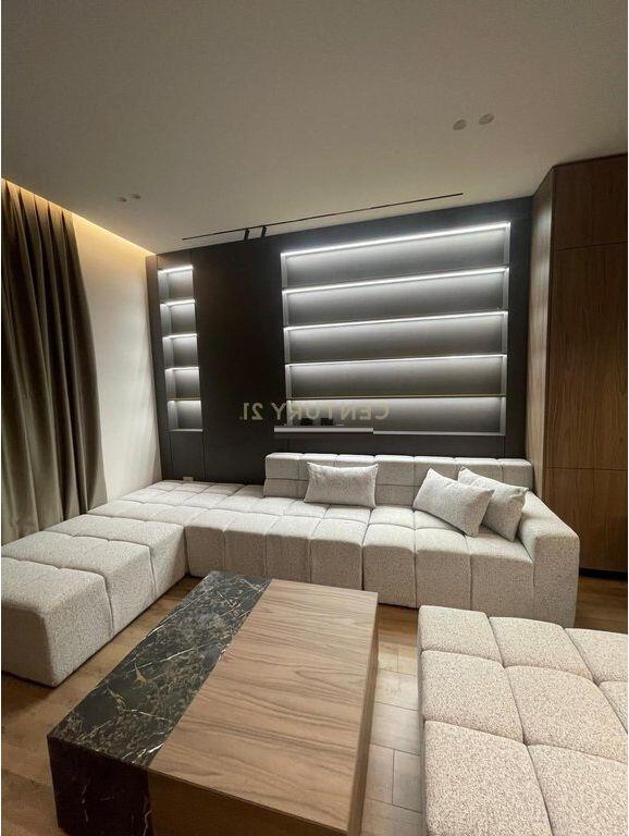 Appartamento 1+1 In Affitto in Square 21