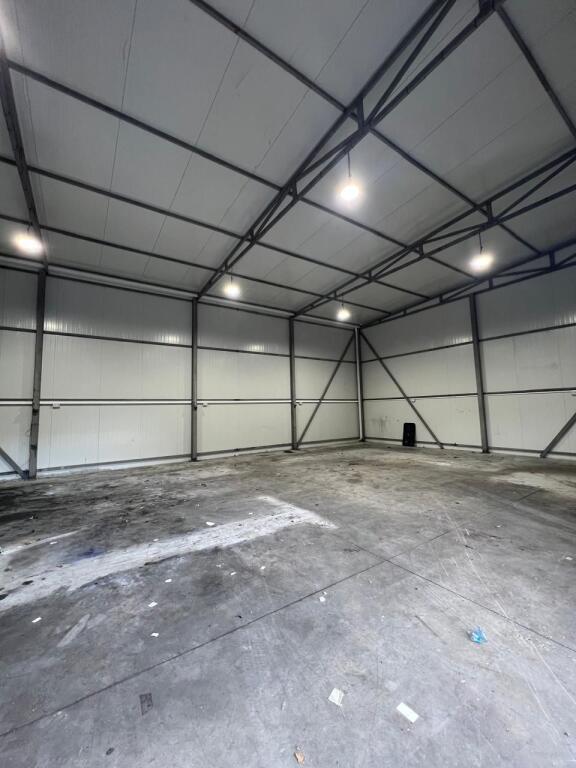 🏗️ Kapanon me Tokë për Qira – Përballë City Park