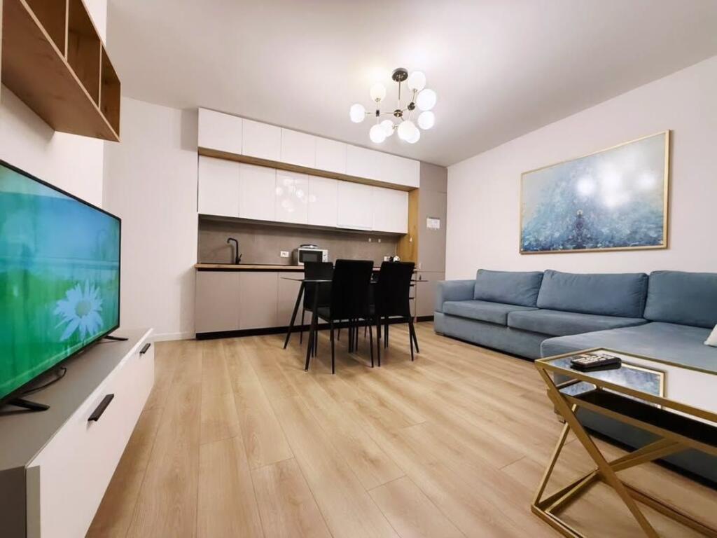 Opposite PETRO NINI: we sell a super apartment: 2+1