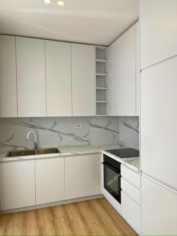 Apartament 1+1 për qira 📍 Green Valley Residence, Liqeni i Thatë!