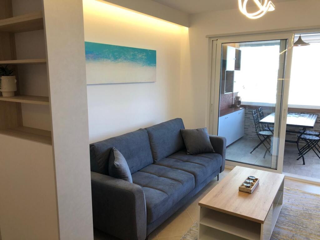Apartament për shitje me pamje deti