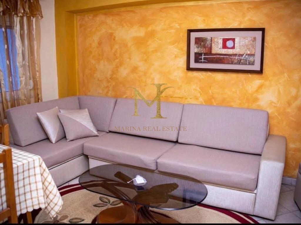 OFROHET ME QERA APARTAMENT 2+1 , NE DURRES TEK SHKOLLA QEMAL MICI !!