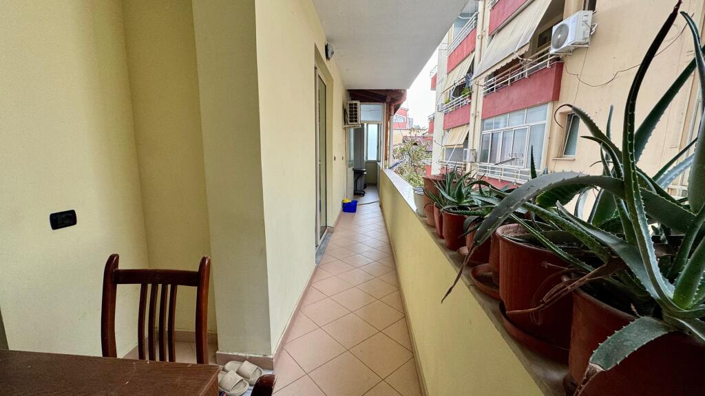 🏡 Apartament me Qira – Kodra e Diellit, Tiranë 🌿