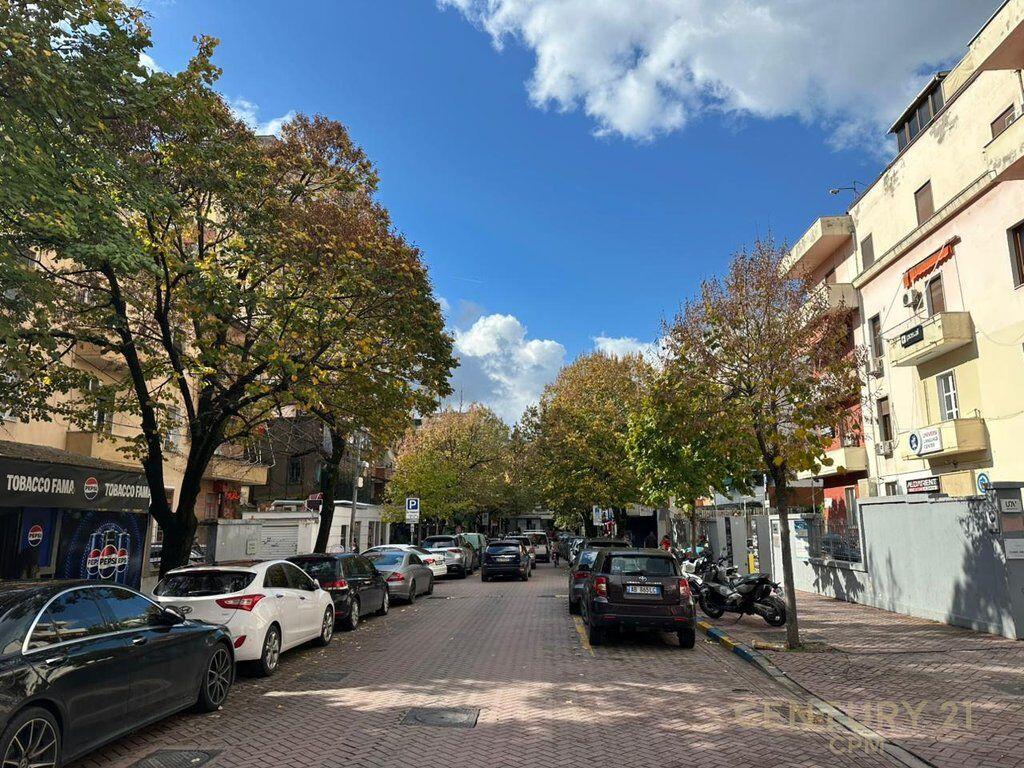 🏢 Ambient për Qira – Ish-Bllok