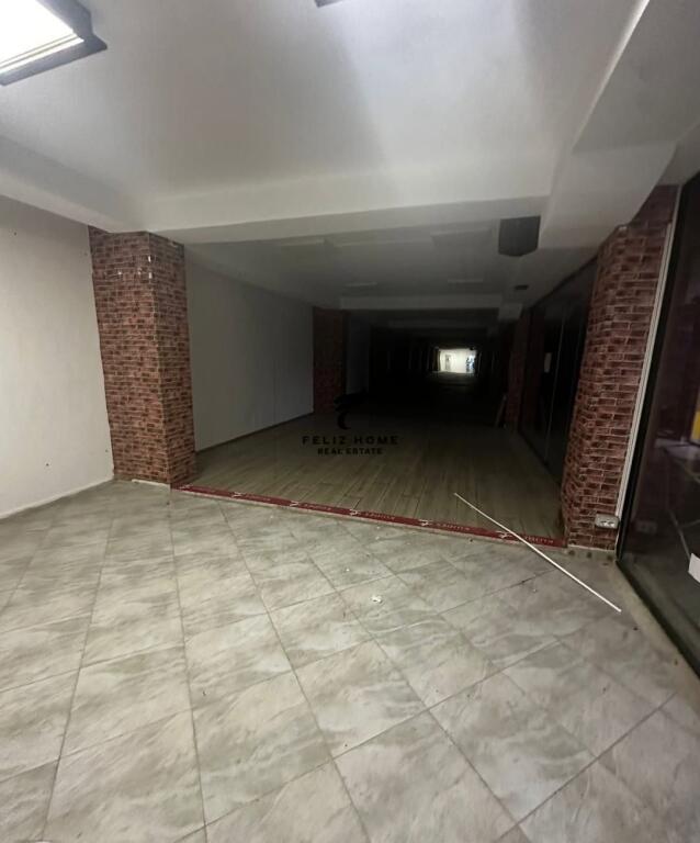 LOCALE IN AFFITTO 150 M2 21 DICEMBRE 700 EURO