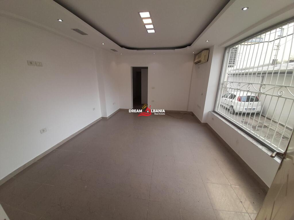 Zyrë me qera ne Rrugen e Bogdaneve prane Ambasades Polake, Tiranë (ID 4261117)