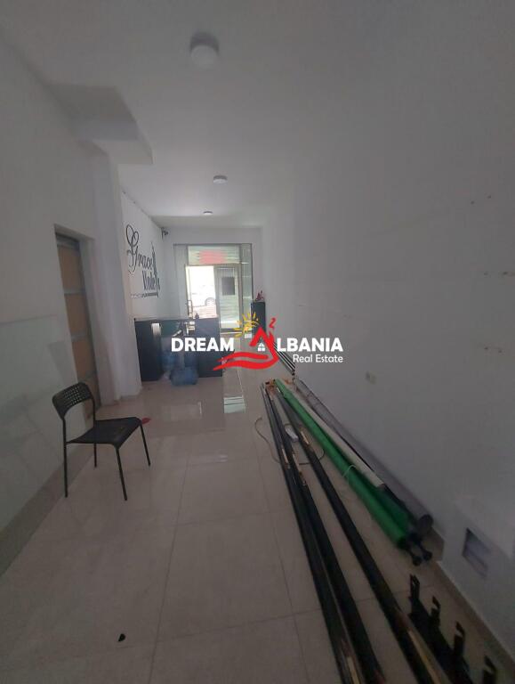 Ambjent biznesi me qera te Liqeni i Thate prane “Kopshtit Zoologjik”, Tirane (ID 42611062)