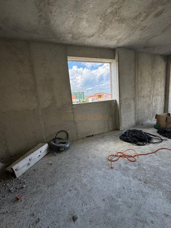 Shitet, Apartament 2+1+2, Fusha e Aviacionit, Tiranë.