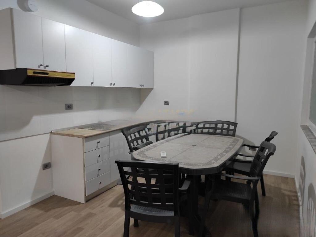 ZYRE PER QERA NE MYSLYM SHYR ! 500 € /Muaj