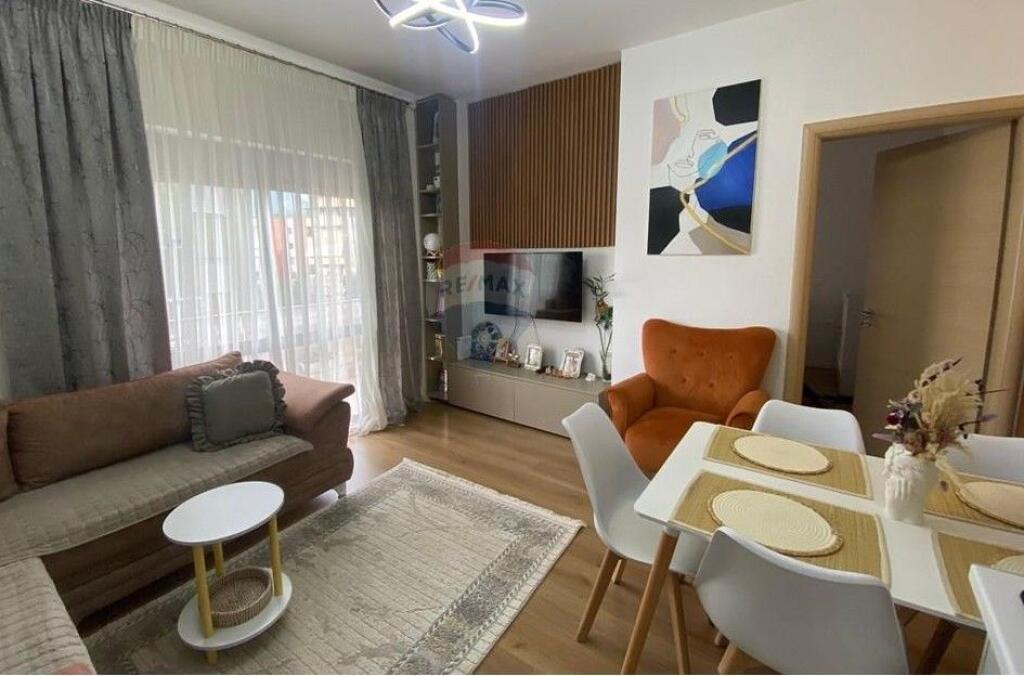 Shitet – Apartament i mobiluar 1+1 në Fresk