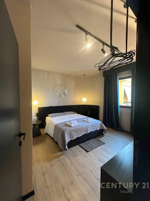 Appartamento 1+1 con balcone in affitto al Boulevard “Zogu i Parë”, Centro, Tirana!