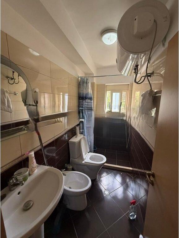 VENDESI APPARTAMENTO 1+1 A ALI DEM, VICINO ALLA SCUOLA “KUSHTRIMI I LIRISE”! 110,000 €