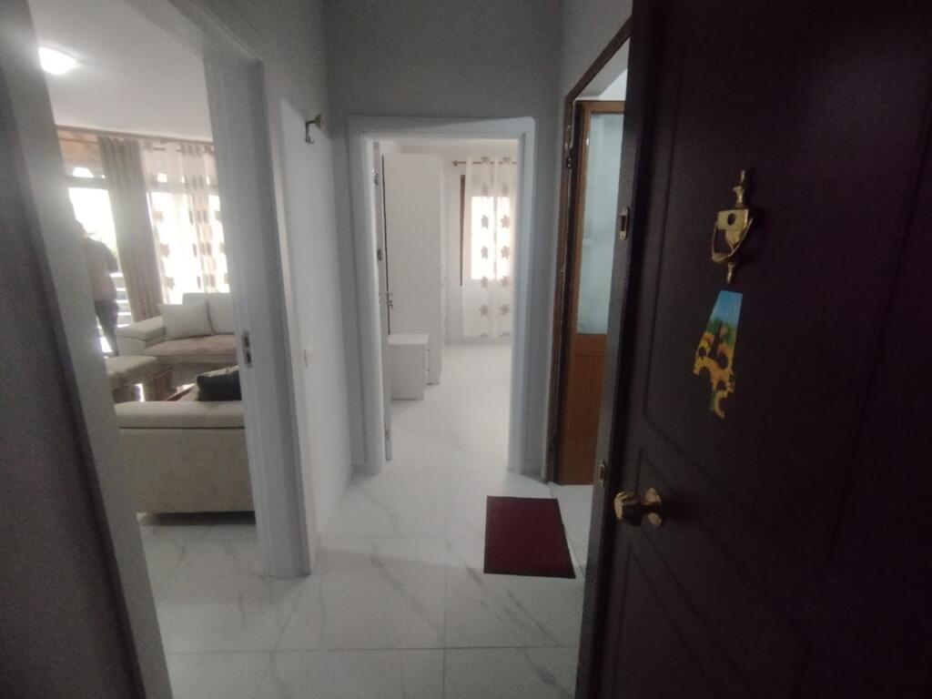 Appartamento 1+1 con Garage vicino al Mare – Shkëmbi i Kavajës 350 Euro