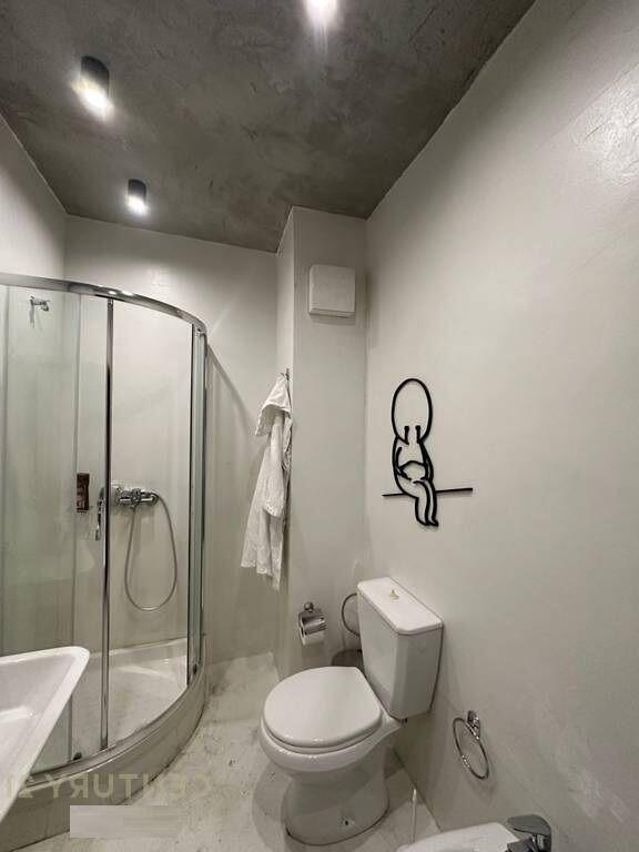 OFOHET ME QIRA APARTAMENT 1+1+BALLKON TEK BULEVARDI ZOGU I PARE