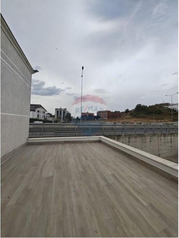 AMBIENTE COMMERCIALE IN AFFITTO TEG !