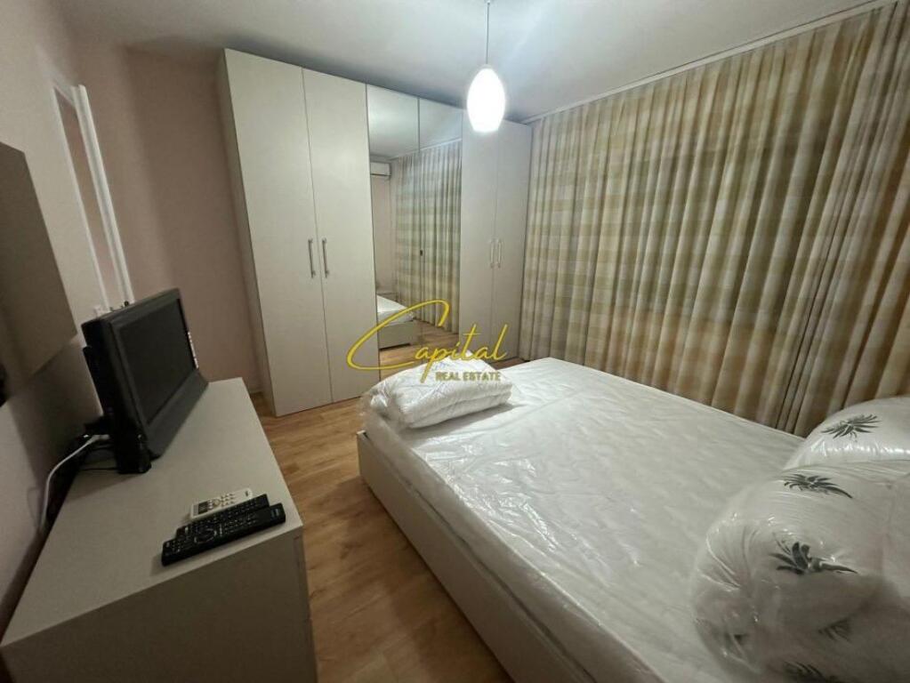 APARTAMENT ME QERA 2+1 ISH FUSHA AVIACONIT 650 EURO