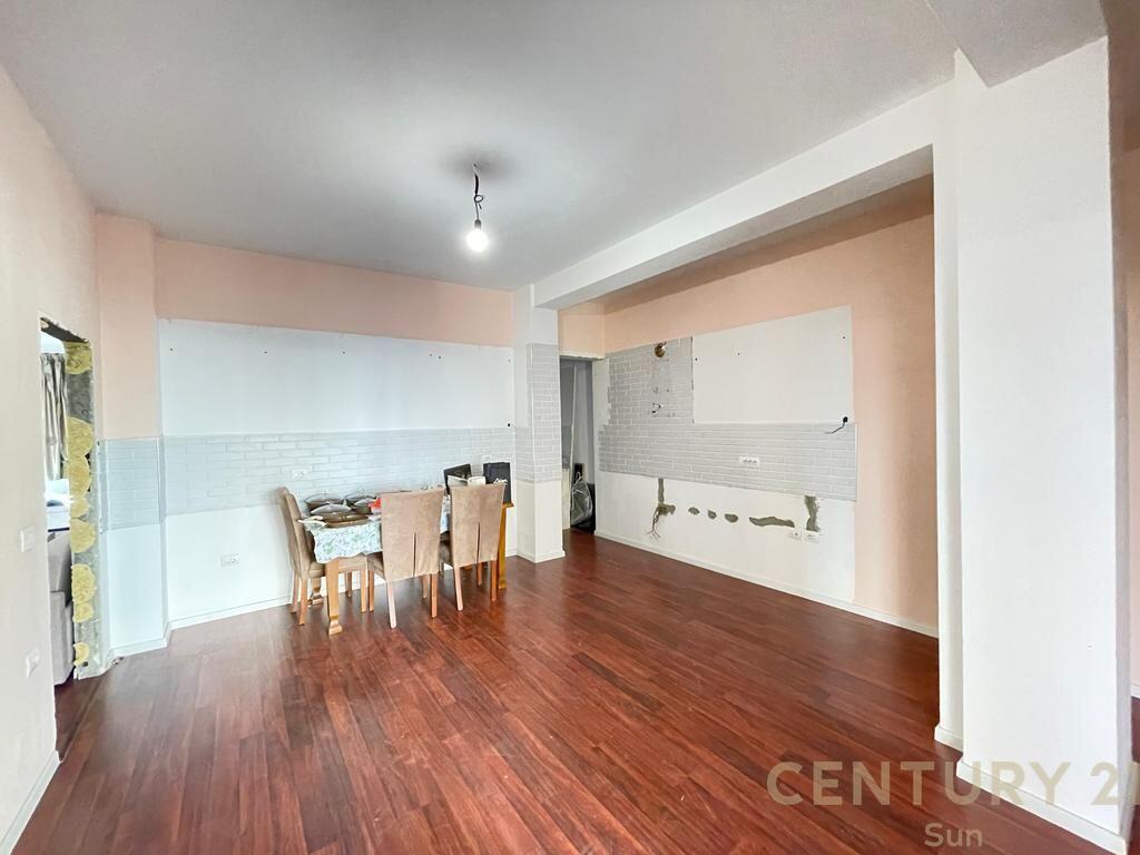 Vile per qira prane 21-Dhjetorit