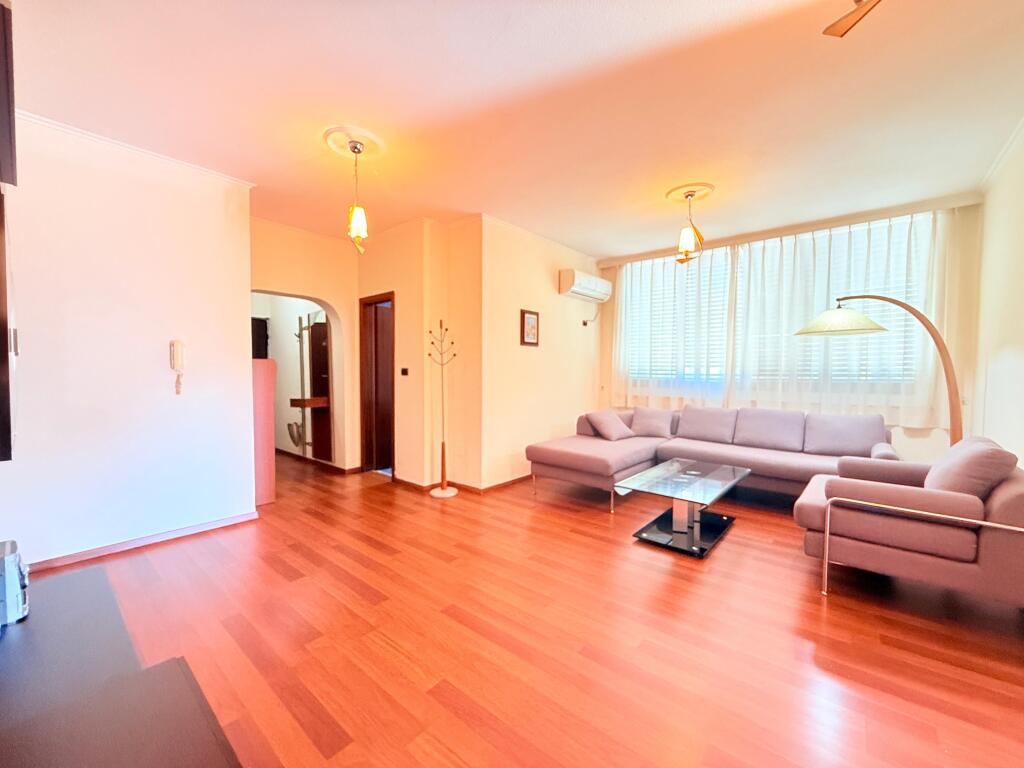 🏢 Locale in Affitto – Blloku (vicino a Colonial) 🌆