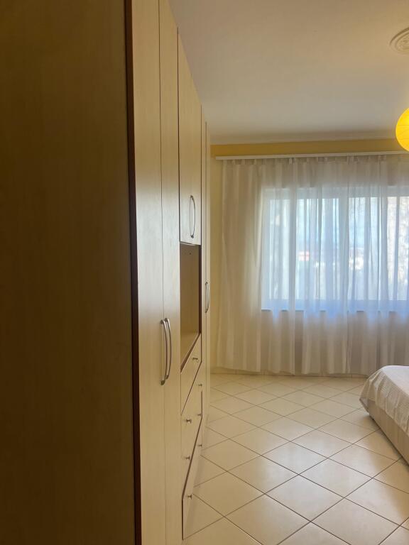 2+1,i mobiluar te bar xhoni ne astir,cmimi 450 euro