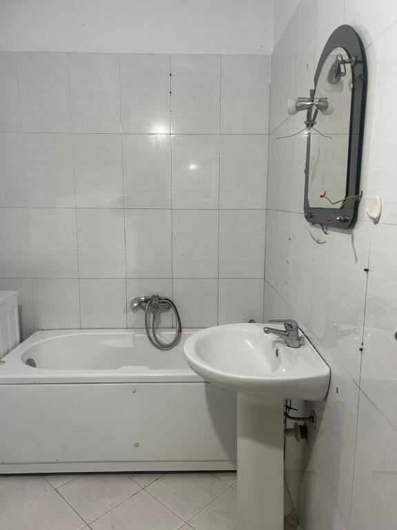 2+1,i mobiluar te bar xhoni ne astir,cmimi 450 euro