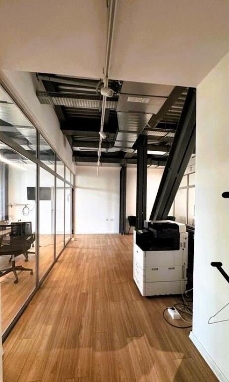 Ufficio arredato presso il Comune di Parigi, vicino a Kika 2!