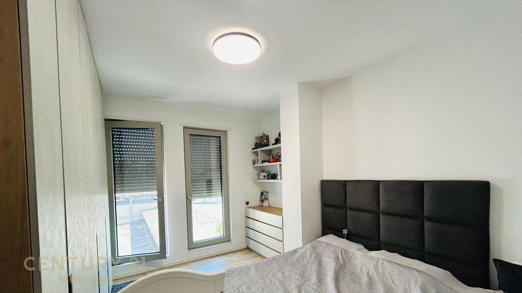 🏢 Apartament 1+1 – Pranë Zogut të Zi, Tiranë