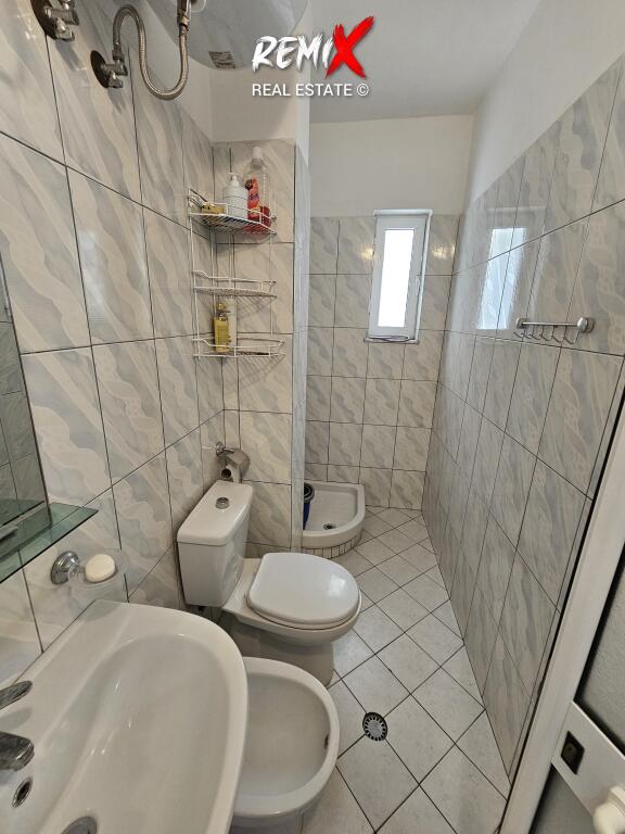 APARTAMENT 2+1 + 2 TUALETE PER SHITJE TEK SHKEMBI I KAVAJES,  50 METER LARG DETIT