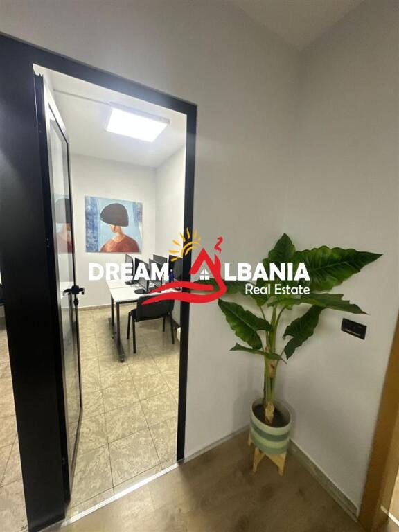 Ufficio in affitto in Via Brigada VIII, Bllok (ID 42611387)