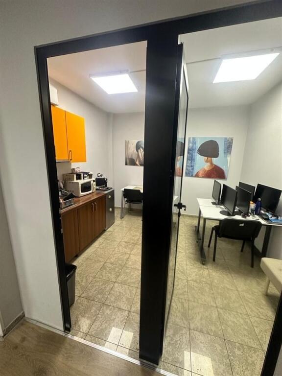 UFFICIO IN AFFITTO 80M2 BLOCCO 250.000 LEKE