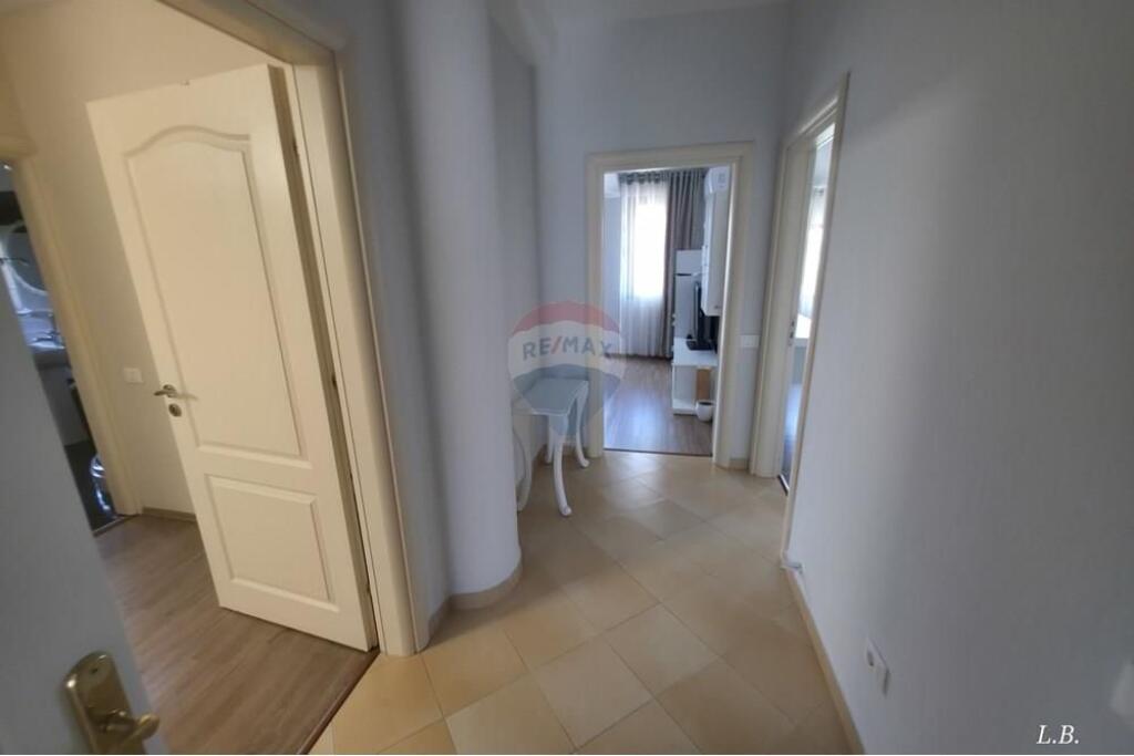 Apartament me qira pranë Liqenit të Tiranës