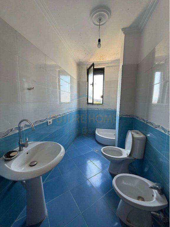 Rent, Apartment 2+1, Kamëz. 350 €,UNA55178