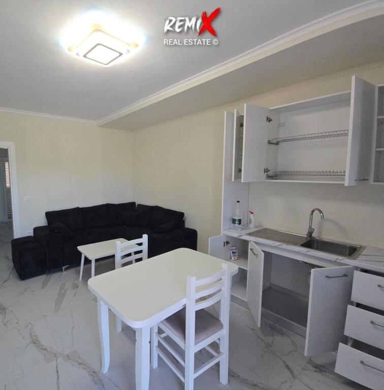 JEPET ME QERA KATI I 1-RË I NJE VILE NE KËNETË,DURRES