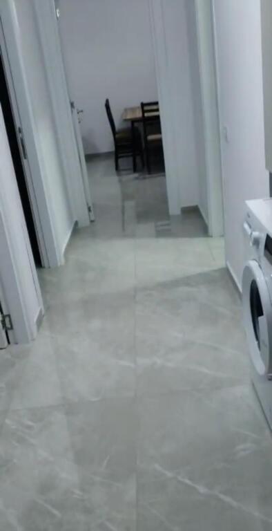Jepet me qera Apartamenti 2+1 , Shkoze prane shkolles fillore Androkli Kostollari 550 mije leke