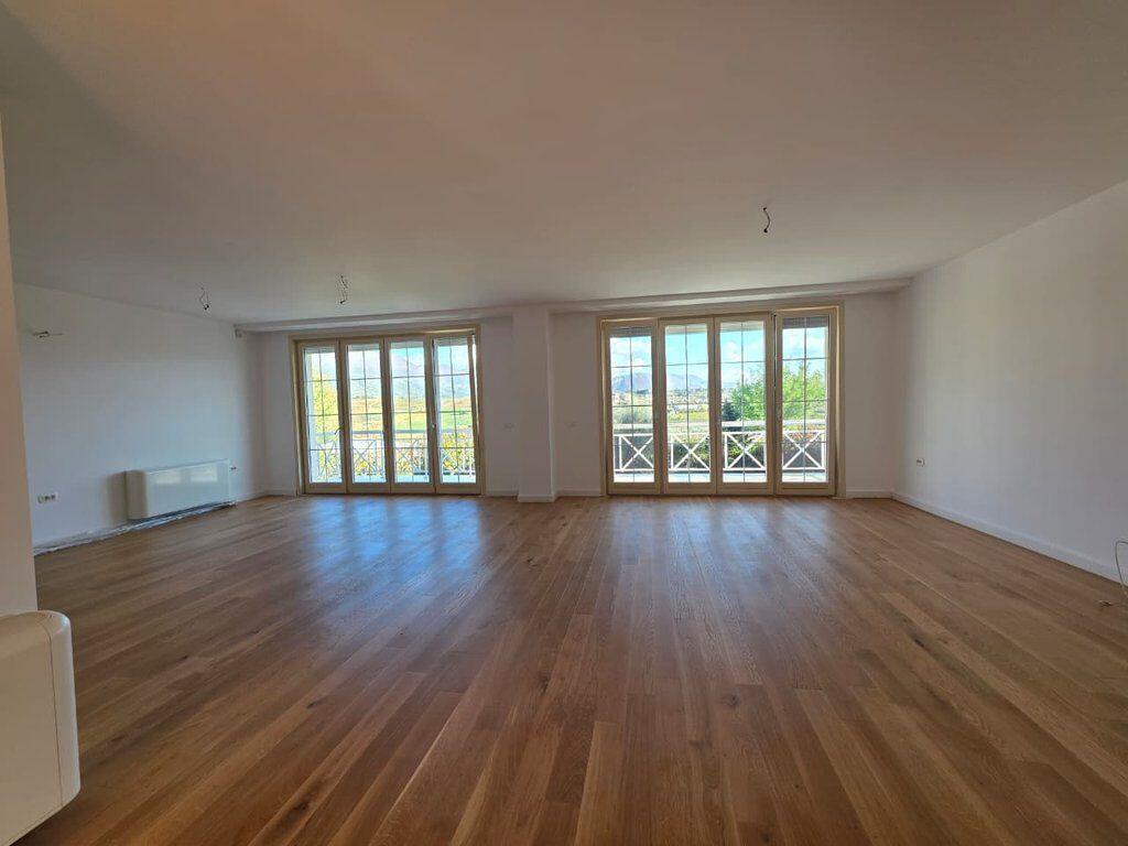 3-Storey Villa for Sale in Lunder Teg