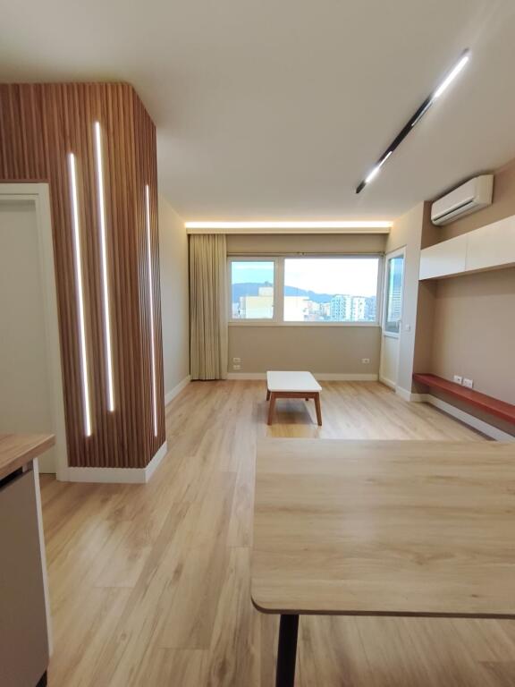 2+1,i mobiluar perballe kompleksit delijorgji,cmimi 800 euro