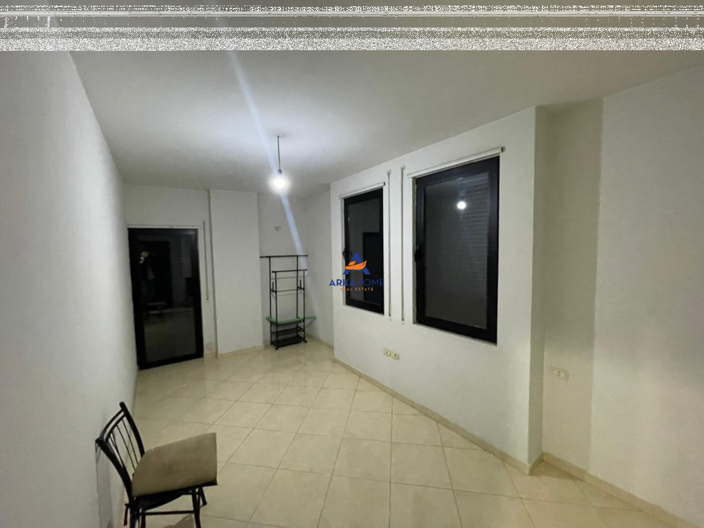 VENDESI APPARTAMENTO 2+1+2 BALCONI "TE UNAZA E RE" 158.000 EURO