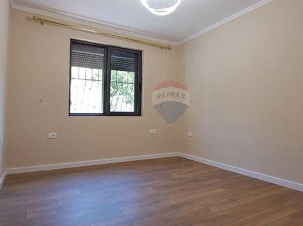 SHITET  Apartament 2+1, Porcelan, Tiranë