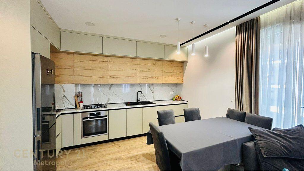 🏢 Apartament 1+1 – Pranë Zogut të Zi, Tiranë