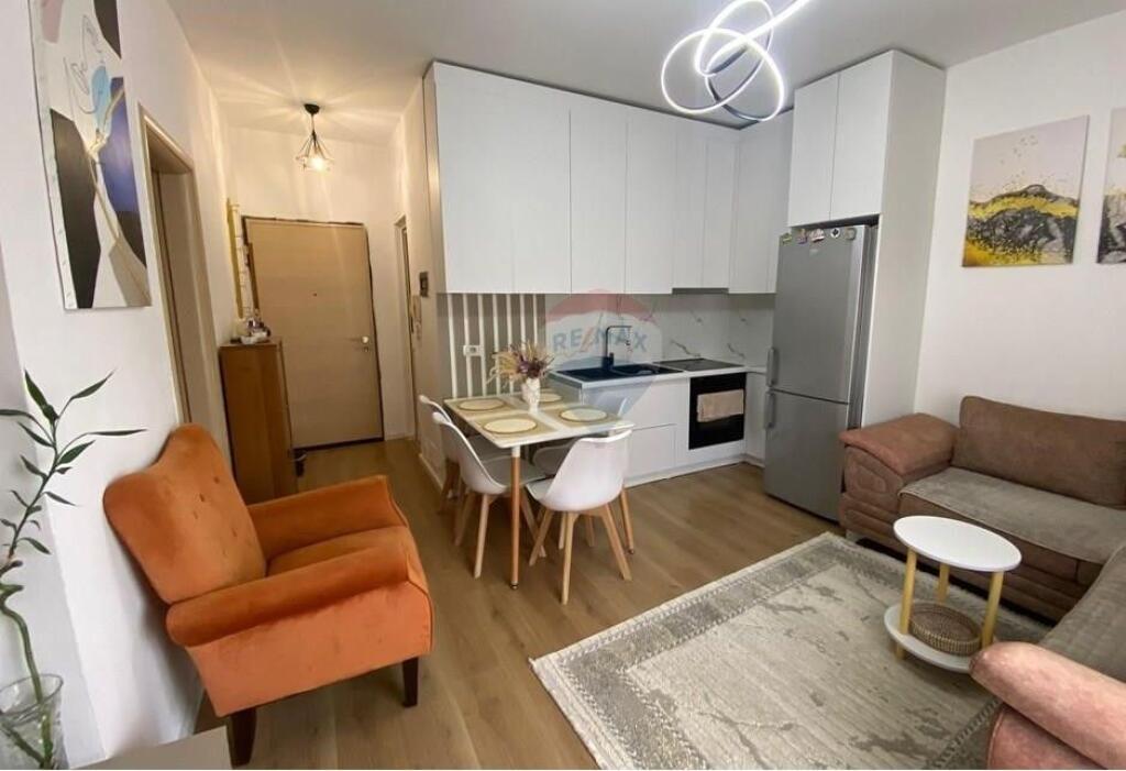 Shitet – Apartament i mobiluar 1+1 në Fresk