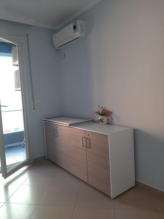OFFICE FOR RENT 98M2 CENTER 80,000 LEKE