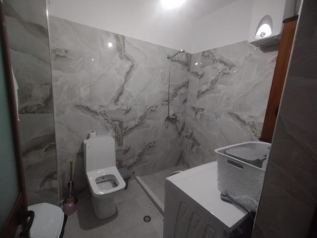 Appartamento 1+1 con Garage vicino al Mare – Shkëmbi i Kavajës 350 Euro