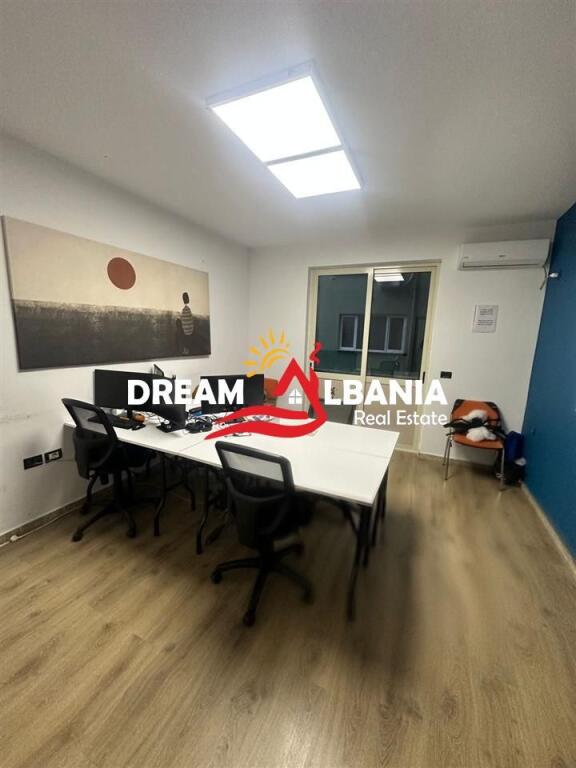 Ufficio in affitto in Via Brigada VIII, Bllok (ID 42611387)