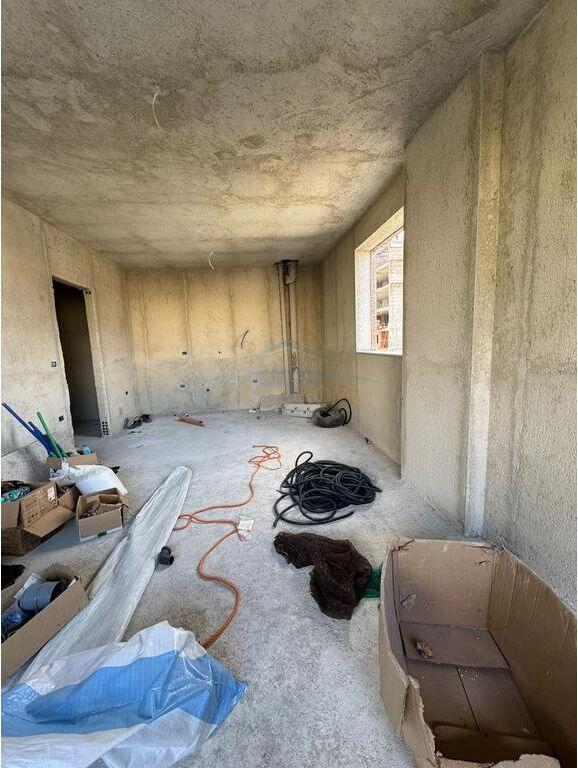 Shitet, Apartament 2+1+2, Fusha e Aviacionit, Tiranë.